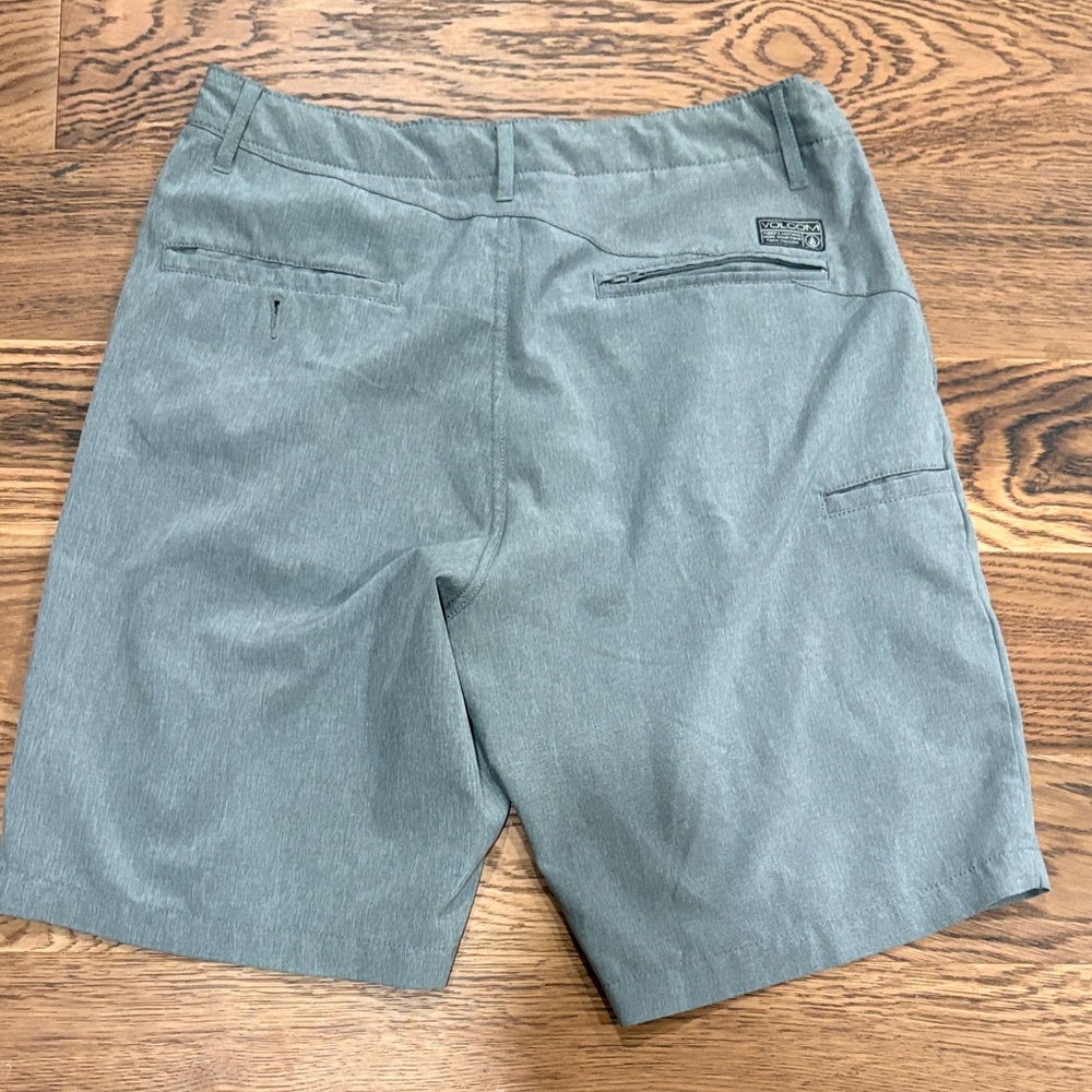Volcom Men's Gray Flat Front Shorts - Picture 2 of 4